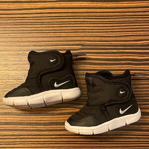 Nike Black and White toddler Boots